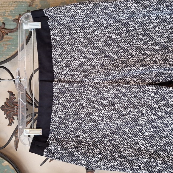 Express Blk/Wht Crop Dress Pants Front/Back Pockets. NWOT Size 4 - Picture 6 of 13